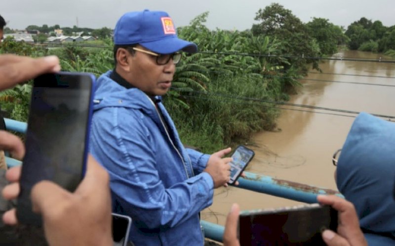 PENINJAUAN. Wali Kota Makassar Moh Ramdhan Pomanto bersama Kepala BBWS Pompengan Jeneberang Djaya Sukarno meninjau Kolam Regulasi Nipa-nipa atau dikenal dengan Waduk Nipa-nipa, Sabtu (17/12/2022). foto: istimewa