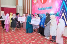 Peringatan Hari Ibu Tingkat Sulsel Bertabur Bantuan dan Penghargaan