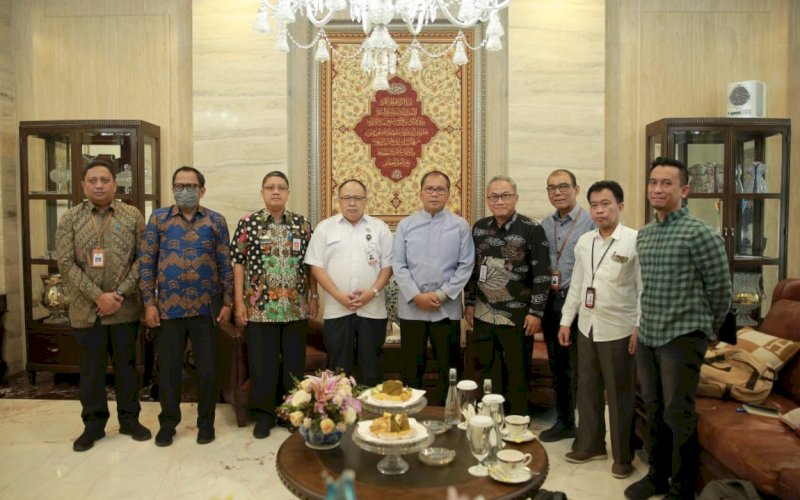 PERTEMUAN KHUSUS. Wali Kota Makassar Moh Ramdhan Pomanto menerima kunjungan rombongan BRIN di kediaman pribadinya, Jl Amirullah, Jumat (9/9/2022). foto:istimewa