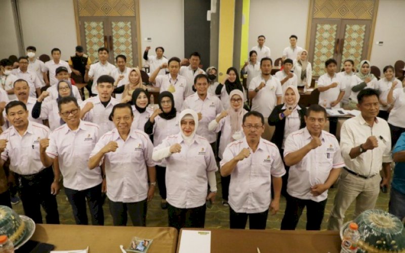 RAPAT KERJA. Ketua TP PKK Kota Makassar, Indira Jusuf Ismail, yang juga Dewan Kehormatan KORMI Kota Makassar, membuka secara resmi Rapat Kerja KORMI Kota Makassar 2022 di Hotel Maxone Makassar, Sabtu (3/12/2022). foto: istimewa