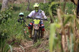 Tinjau Daerah Rawan Banjir dan Longsor, Ini yang Dilakukan Danyon Brimob Bone
