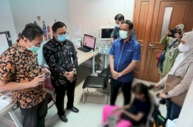 Fasilitasi Perawatan ke Jakarta, Gubernur Sulsel Jenguk Pasien Anak di RSCM