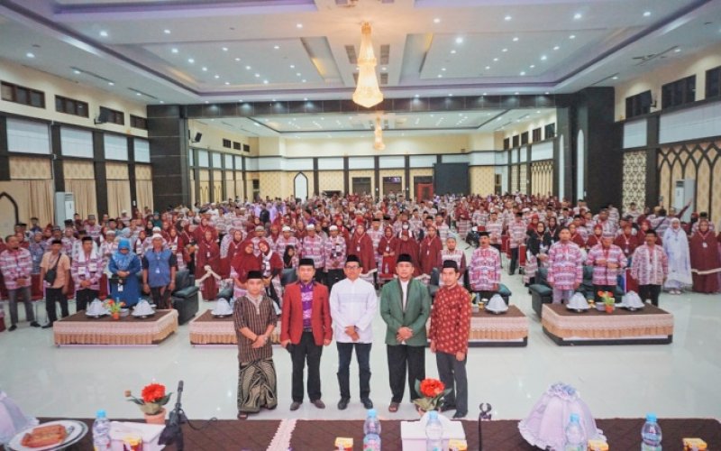 UMRAH. PT An-Nur Maarif kembali memberangkatkan sebanyak 534 jemaah umrah, Senin (16/1/2023). foto: istimewa