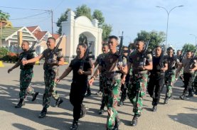 Puluhan Personel Brimob Bone Bersenjata Datangi Lapangan Merdeka Watampone, Ini yang Dilakukan