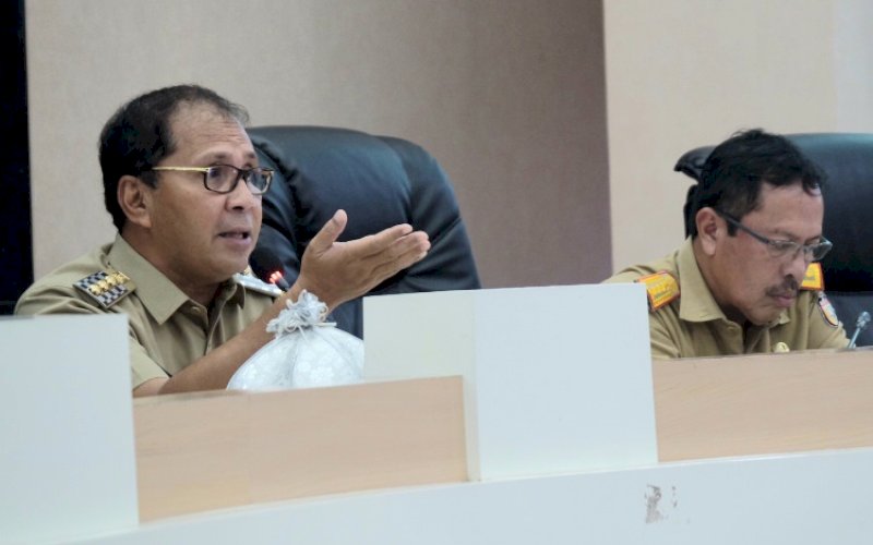 Moh Ramdhan Pomanto (kiri). foto: istimewa