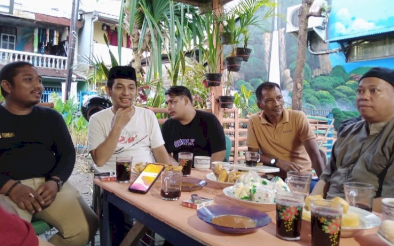 PERSIAPAN. Panitia Jalan Sehat Anak Rakyat melakukan rapat persiapan jalan sehat yang akan dilaksanakan di Jl Daeng Tata 3, Kelurahan Parangtambung, Kecamatan Tamalate, Kota Makassar, Minggu (29/1/2023). foto: istimewa