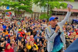 Dukungan Rudianto Lallo Maju di Pilwalkot Makassar Menggema saat Jalan Sehat Anak Rakyat