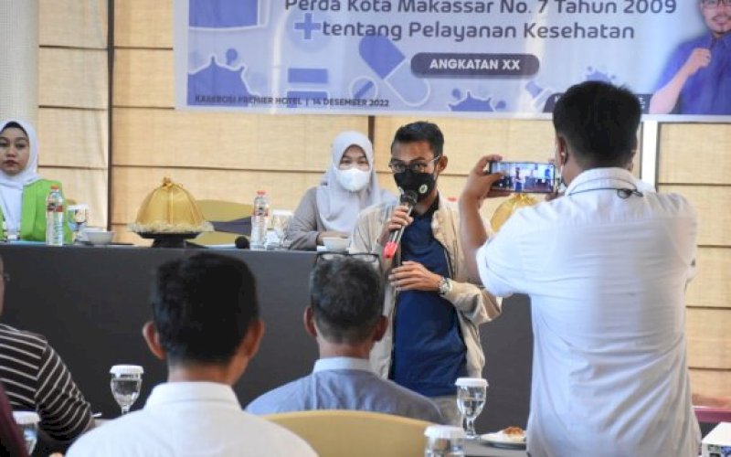 SOSIALISASI PERDA. Anggota DPRD Makassar, Sahruddin Said, sosialisasikan Perda Pelayanan Kesehatan, di Hotel Karebosi Premier, Jl Jenderal M Jusuf, Kota Makassar, Rabu (14/12/2022). foto: istimewa