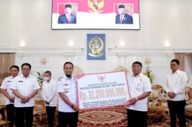 Gubernur Sulsel Serahkan Bantuan Keuangan Rp31,2 Miliar untuk Pemkab Tana Toraja