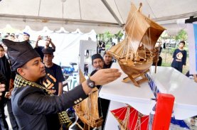 Hari Jadi Bulukumba Ke-63, Gubernur Sulsel Tinjau dan Borong Produk UMKM