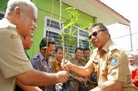 Musrenbang Ujung Loe, Andi Utta kembali Bagikan 400 Bibit Unggul
