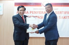 Andi Utta Terima Sertifikat Akreditasi Paripurna RSUD Bulukumba dari KARS&nbsp;