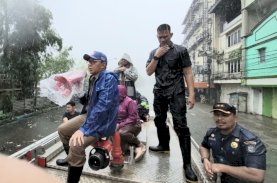 Danny Pomanto dan Jajaran Turun Langsung Evakuasi Warga Terdampak Banjir