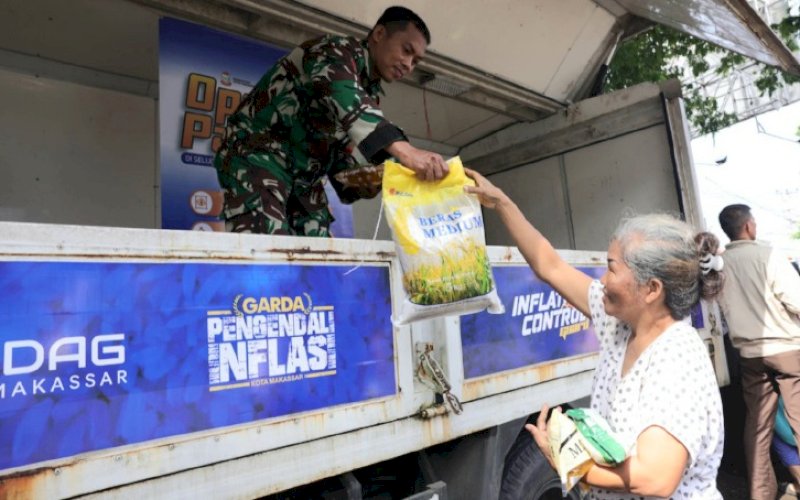 Dinas Perdagangan Makassar Operasi Pasar di Lima Titik
