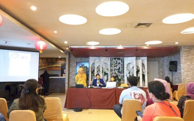 PERSIAPAN. Suasana technical meeting Royal Wedding Fair (RWF) feat Jokka-jokka Market (JJM) 2023 di Restoran Bambuden Makassar, Selasa (31/1/2023). foto: istimewa