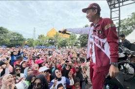 Rudianto Lallo Jalan Sehat Bersama Puluhan Ribu Warga Biringkanaya