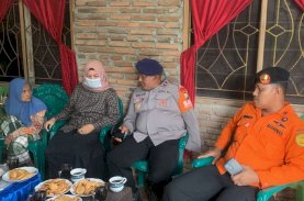 SAR Brimob Bone Bantu Cari Warga Diduga Hanyut di Sinjai