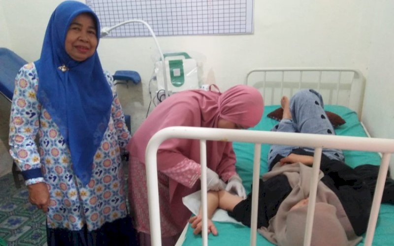 PRESTASI. Pemkab Bulukumba melalui Dinas Pengendalian Penduduk Keluarga Berencana Pemberdayaan Perempuan dan Perlindungan Anak kembali menorehkan prestasi dengan berhasil meraih peringkat dua pencapaian target Pelayanan Keluarga Berencana Metode Kontrasepsi Jangka Panjang (MKJP) yang dilaksanakan secara serentak Perwakilan BKKBN Provinsi Sulsel sebagai bagian dari Peringatan Hari Perempuan Sedunia 2023. foto: istimewa