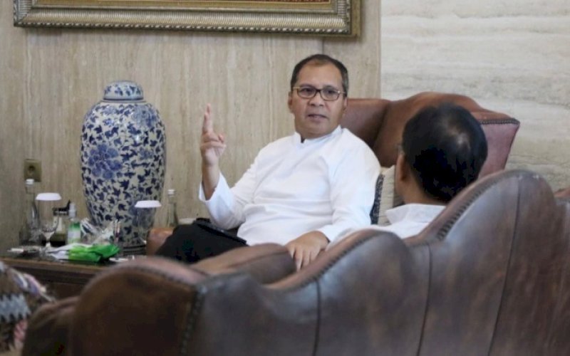 PERTEMUAN. Wali Kota Makassar, Moh Ramdhan Pomanto, menerima Tim Penilai Bappenas di kediaman pribadinya, Jl Amirullah, Kota Makassar, Kamis (30/3/2023). foto: istimewa