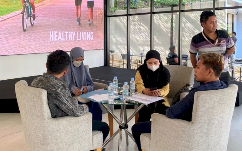 OPEN HOUSE. Calon pembeli klaster baru perumahan GMTD pada open house show unit yang digelar tiap akhir pekan. foto: istimewa