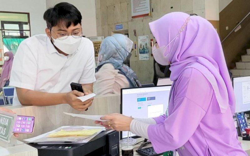 PRESTASI. Pemkot Makassar meraih penghargaan Universal Health Coverage (UHC) dari Wakil Presiden RI, Ma'ruf Amin, yang akan diserahkan, Selasa (14/3/2023) mendatang. Hal ini merupakan bentuk apresiasi pemerintah terhadap layanan kesehatan yang accessibility atau mudah diakses bagi semua pihak di daerah. foto: istimewa
