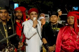 Habibna Makassar Pawai Takbiran Bersama Ormas Gunakan Baju Adat 