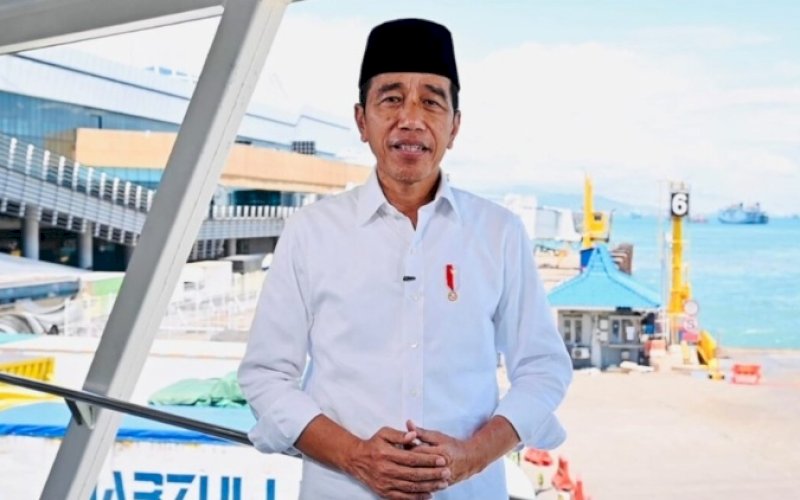 PENYAMPAIAN. Presiden Joko Widodo menyampaikan ucapan selamat Idulfitri 1444 Hijriah sebagaimana ditayangkan YouTube Sekretariat Presiden, Jumat (21/4/2023). foto: istimewa
