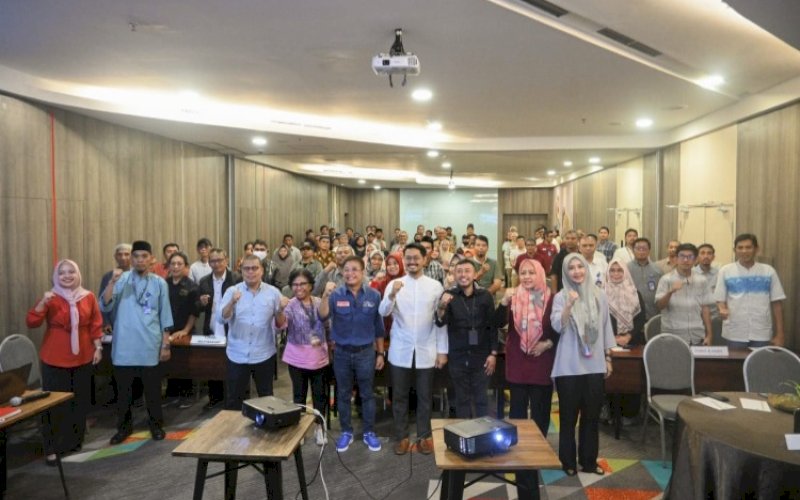 SOSIALISASI. Perumda Air Minum Kota Makassar terus melakukan sosialisasi bertajuk 'Dampak Air Limbah yang Tidak Dikelola dengan Baik' di Hotel Ibis Makassar, Jumat (14/4/2023). foto: istimewa