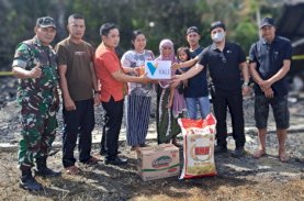 Vale Serahkan Bantuan Korban Kebakaran di Kolaka&nbsp;