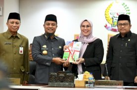 Gubernur Sulsel Terima Rekomendasi DPRD soal LKPJ 2022