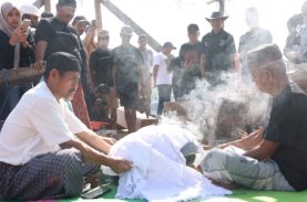 Danny Pomanto Pantau Progres Pembuatan Kapal Pinisi di CPI Makassar