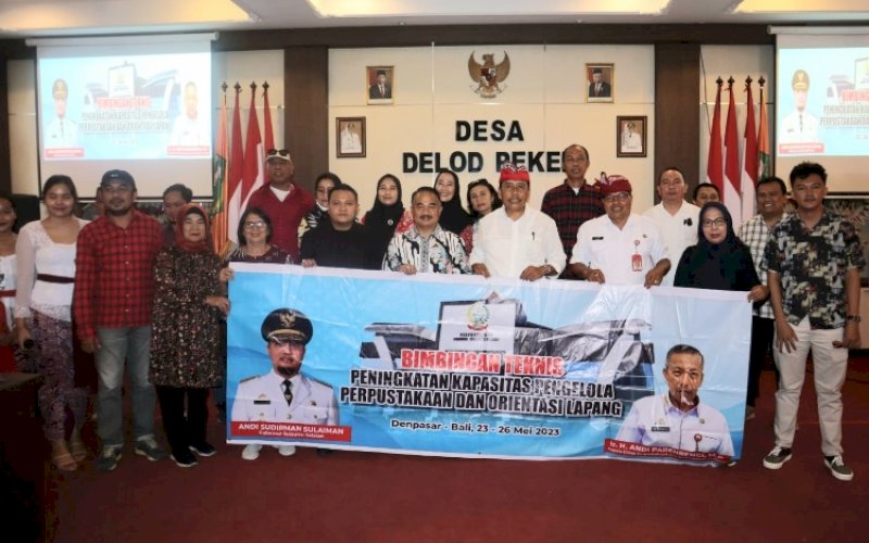 STUDI BANDING. Peserta bimbingan teknis Peningkatan Kapasitas Pengelolaan Perpustakaan Dinas Perpustakaan dan Kearsipan Provinsi Sulsel menggelar studi banding ke perpustakaan unggulan di Provinsi Bali, Kamis (25/5/2023). foto: istimewa