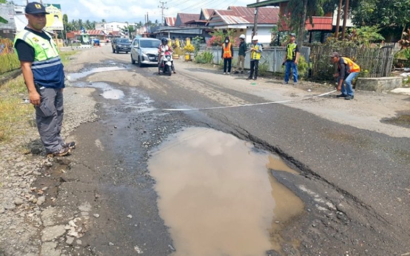 Ruas Jalan Salaonro-Ulugalung. foto: istimewa