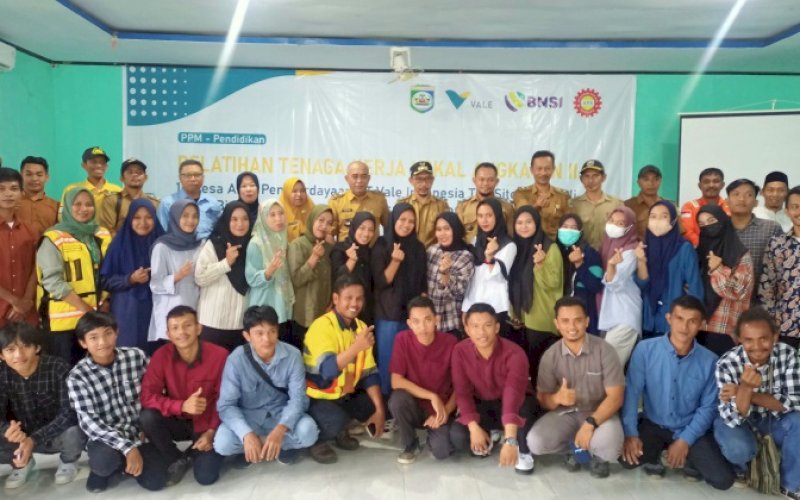PELATIHAN. PT Vale Indonesia Tbk (PT Vale) menyelenggarakan Pelatihan Tenaga Kerja Lokal Angkatan II. Pembukaan kegiatan ini dilaksanakan di Balai Desa Bahomoahi, Kecamatan Bungku Timur, Selasa (23/5/2023). foto: istimewa