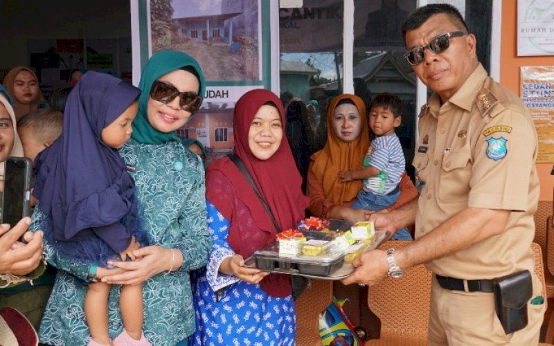LAUNCHING. Bupati Bulukumba, Andi Muchtar Ali Yusuf, melaunching Rumah Gizi di Lapangan Muhammadiyah, Desa Polewali, Kecamatan Gantarang, Bulukumba, Senin (26/6/2023). foto: istimewa