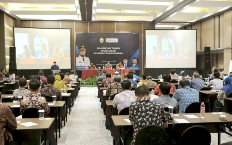 BIMTEK. Diskominf-SP Provinsi Sulsel melalui Bidang Aplikasi dan Informatika (Aptika) menggelar Bimbingan Teknis (Bimtek) Digitalisasi Pemerintahan Daerah di Hotel Novotel Makassar, Kamis (8/6/2023). foto: istimewa