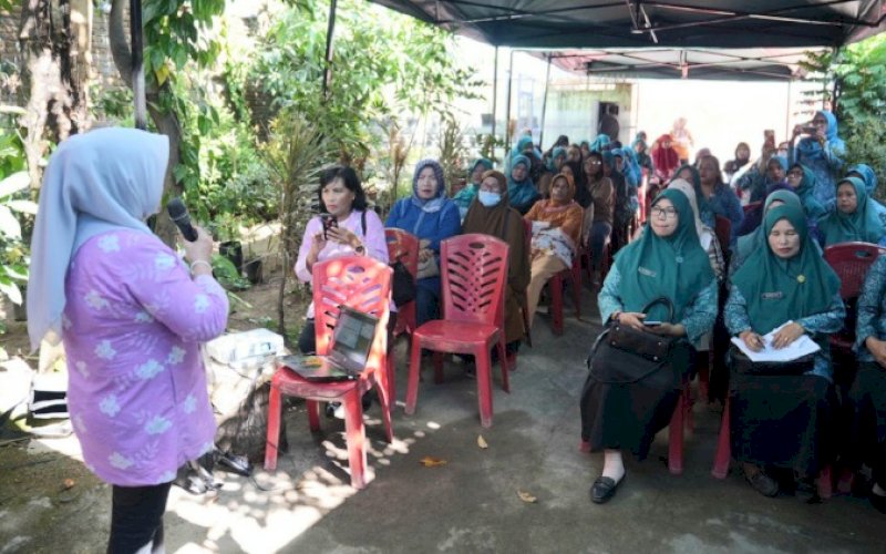 SOSIALISASI. Kelompok Kerja (Pokja) IV TP PKK Kota Makassar menggelar Sosialisasi Keluarga Gagah Bencana di 15 Kecamatan Kota Makassar, termasuk hari ini, Jumat (2/6/2023). foto: istimewa