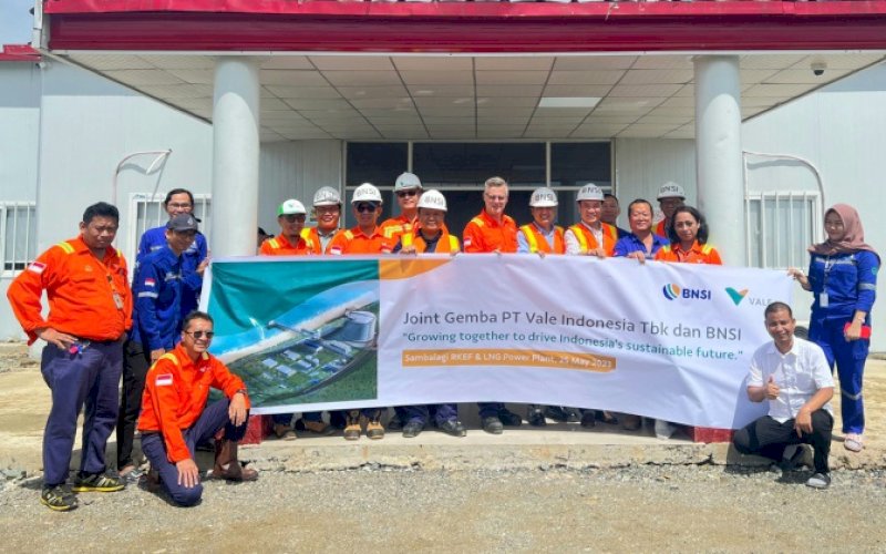 KUNJUNGAN. Direktur PT Vale Indonesia Tbk (PT Vale), R Matthew Cherevaty (Matt), melakukan kunjungan ke Site Sambalagi Rotary Kiln Electric Furnace (RKEF) & Liquified Natural Gas (LNG) Power Plant, Kecamatan Bungku Pesisir, Kabupaten Morowali, Provinsi Sulawesi Tengah, Kamis (25/5/2023). foto: istimewa