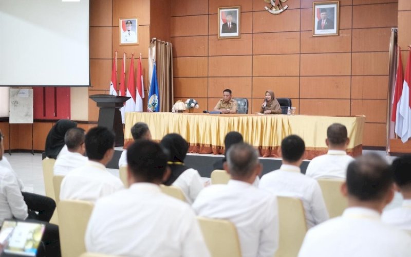 PELATIHAN. Pj Sekda Provinsi Sulsel, Andi Darmawan Bintang, menjadi narasumber dalam Pelatihan Kepemimpinan Administrator (PKA) Pemprov Sulsel Angkatan IV di Kampus I lBPSDM Provinsi Sulsel, Senin (3/7/2023). foto: istimewa