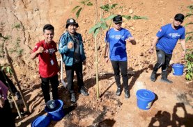 Rakernas APEKSI 2023, Danny Pomanto-Bima Arya dan Ratusan Delegasi YCC Tanam Pohon Tabebuya