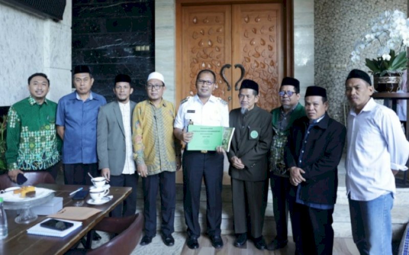 SILATURAHMI. Wali Kota Makassar, Moh Ramdhan Pomanto, menerima audiensi silaturahmi Pimpinan Daerah Muhammadiyah di kediamannya, Jl Amirullah, Makassar, Rabu (5/7/2023). foto: istimewa