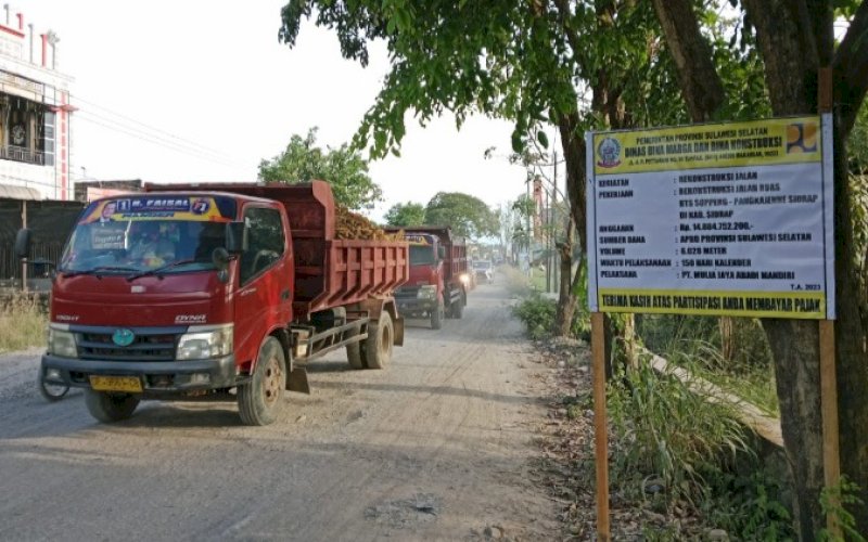 Ruas jalan batas Soppeng-Sidrap. foto: istimewa