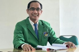 Rudianto Lallo Ujian Tesis Magister Hukum UMI
