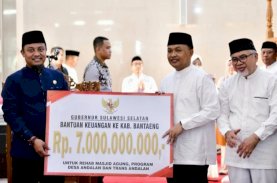 Gubernur Sulsel Kembali Gelontorkan Rp7 Miliar Bantuan Keuangan untuk Bantaeng