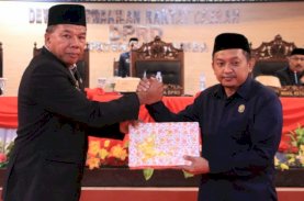 Andi Utta Serahkan KUA-PPAS RAPBD 2024