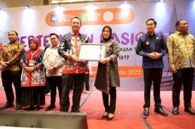 Pemkot Makassar Terima Penghargaan atas Dukungan Terhadap Penanggulangan ATM