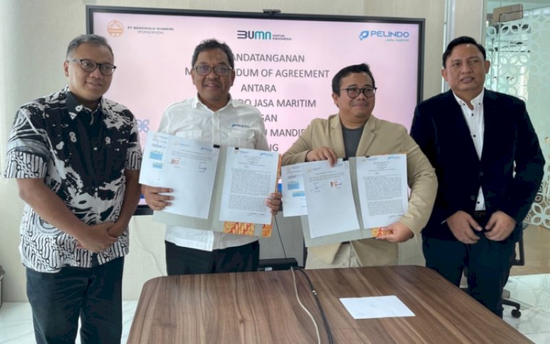 KERJA SAMA. Subholding Pelindo Jasa Maritim (SPJM) bagian dari Pelindo Group bekerja sama dengan PT Bengkulu Mandiri untuk meningkatkan sektor maritim dengan mengelola alur di Bengkulu dengan menandatangani Memorandum of Agreement (MoA), Rabu (23/8/2023). foto: istimewa