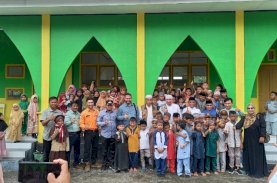 Vale Serahkan RKB Madrasah Ibtidaiah Alkhairaat Kolono