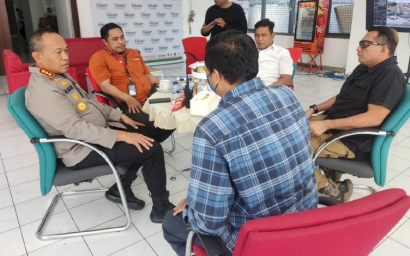 PELAPORAN. Wedding Organizer (WO) iPro Management akhirnya mengambil langkah hukum dengan melaporkan secara resmi Prof TM ke Polrestabes Makassar, atas pencemaran nama baik dan pelanggaran UU ITE. foto: istimewa