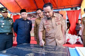 Gubernur Sulsel Peletakan Batu Pertama Pembangunan Tanggul Penahan Abrasi di Takalar